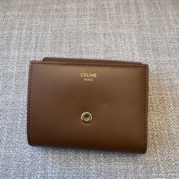 Celine SMALL FLAP WALLET TRIOMPHE IN SHINY CALFSKIN - Picture 4 of 7